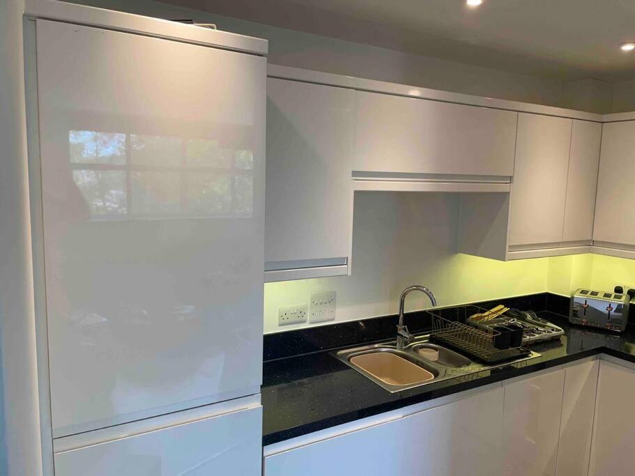 2 Bed City Centre Flat Bath Exterior foto